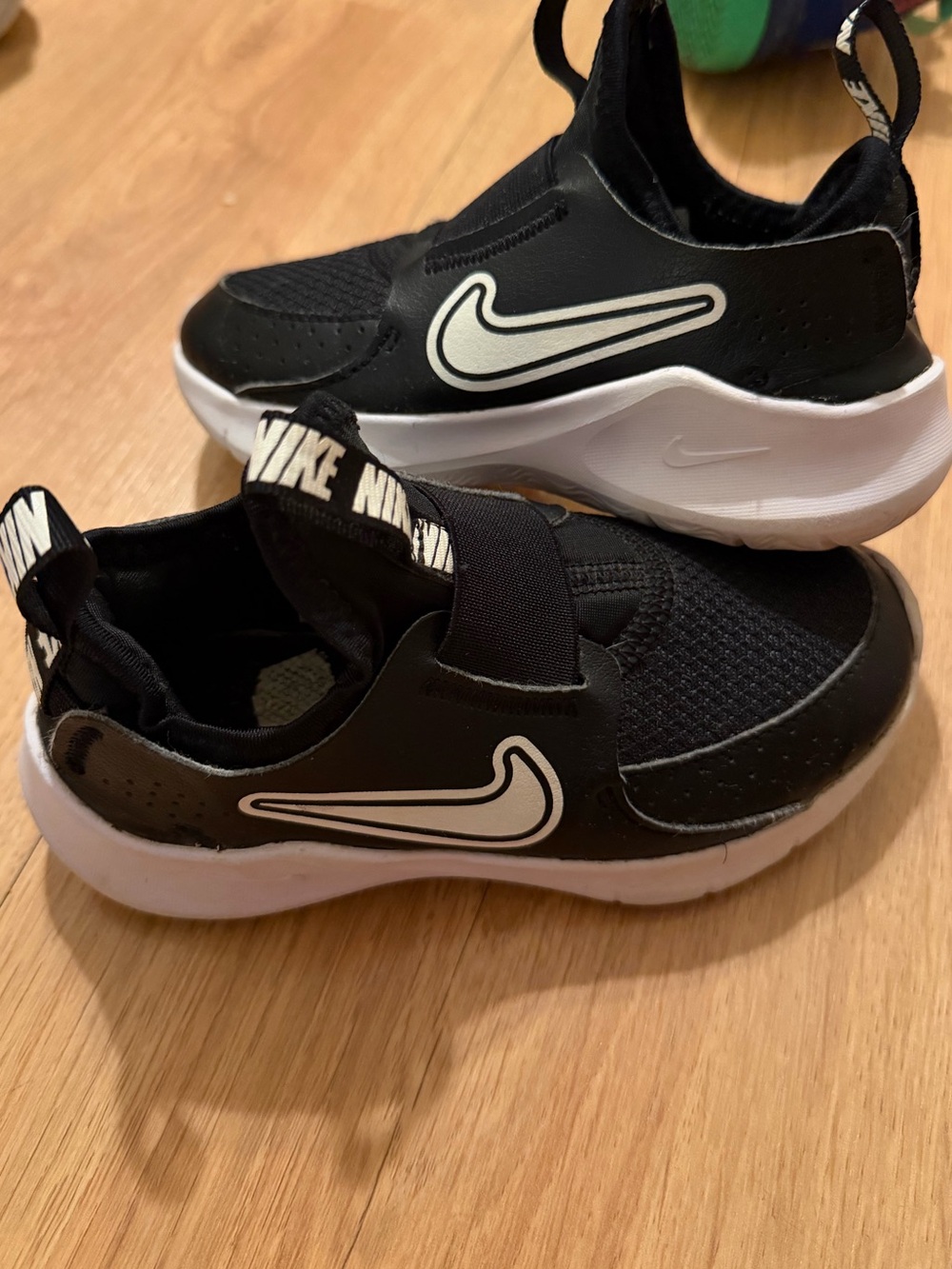 Nike Kids' flex Runner Slip-On Athletic Sneakers in Black/White